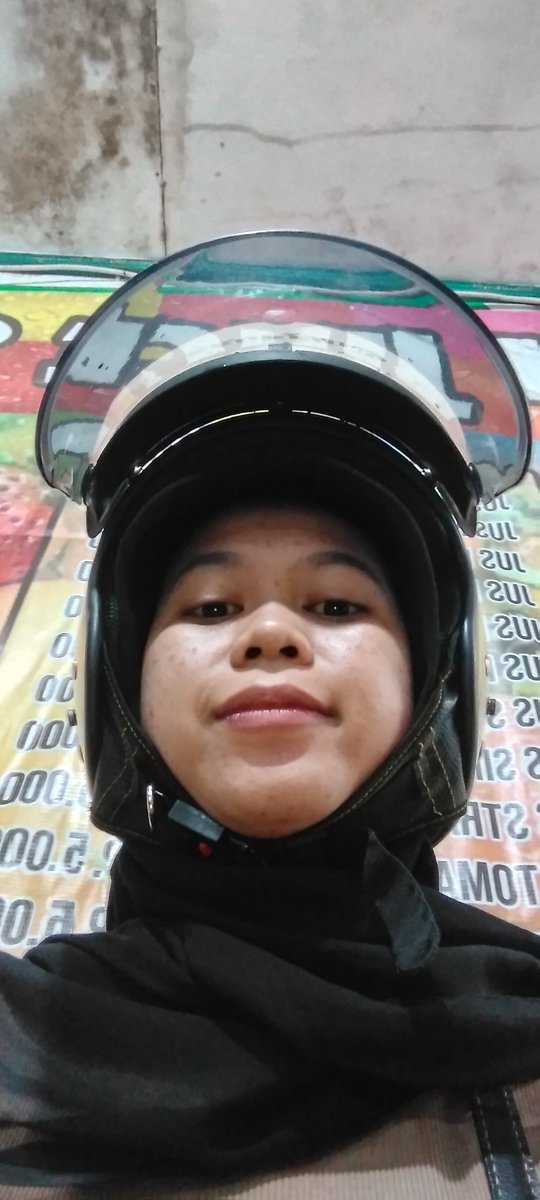 _aya_des's tweet photo. Pap beli crepes https://t.co/dSKYB5fKvX