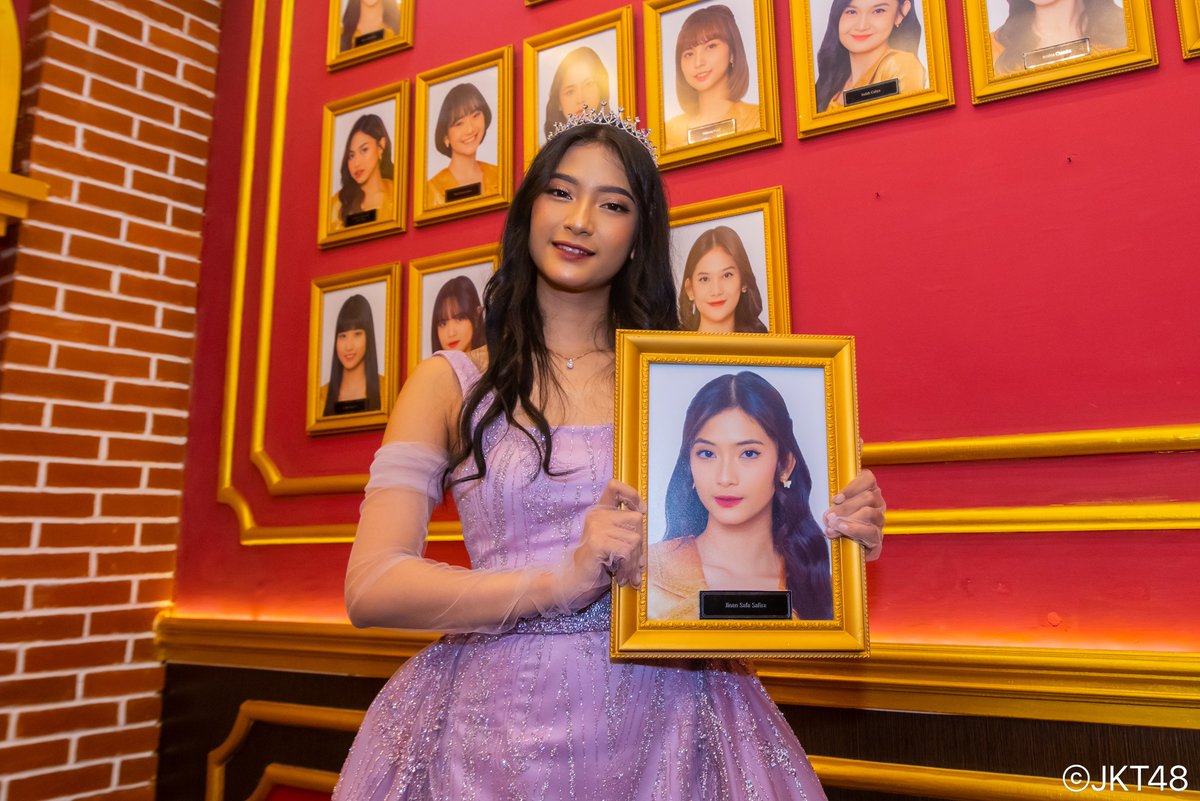 officialJKT48's tweet photo. Pada tanggal 18 Maret 2023 telah dilaksanakan upacara kelulusan @Jinan_JKT48 di pertunjukan Tunas di Balik Seragam 

Terima kasih banyak atas kerja kerasnya selama 7 tahun ini! You deserve all of the love, until we meet again! #JINAN_RESOLVED https://t.co/GPPwa74lSB