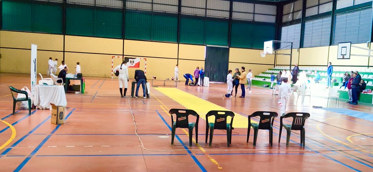 Maravillosa mañana con el <a href="/esgrimamayorga/">Esgrimacem</a> en su I Critérium de Menores Esgrima. Una organización maravillosa, un ambientazo familiar y de clubes estupendo y una disciplina donde la educación y saber estar son ejemplares.
<a href="/Ayto_Plasencia/">Ayto. de Plasencia</a> <a href="/samuelmargar/">SAMUEL MARQUEZ</a>