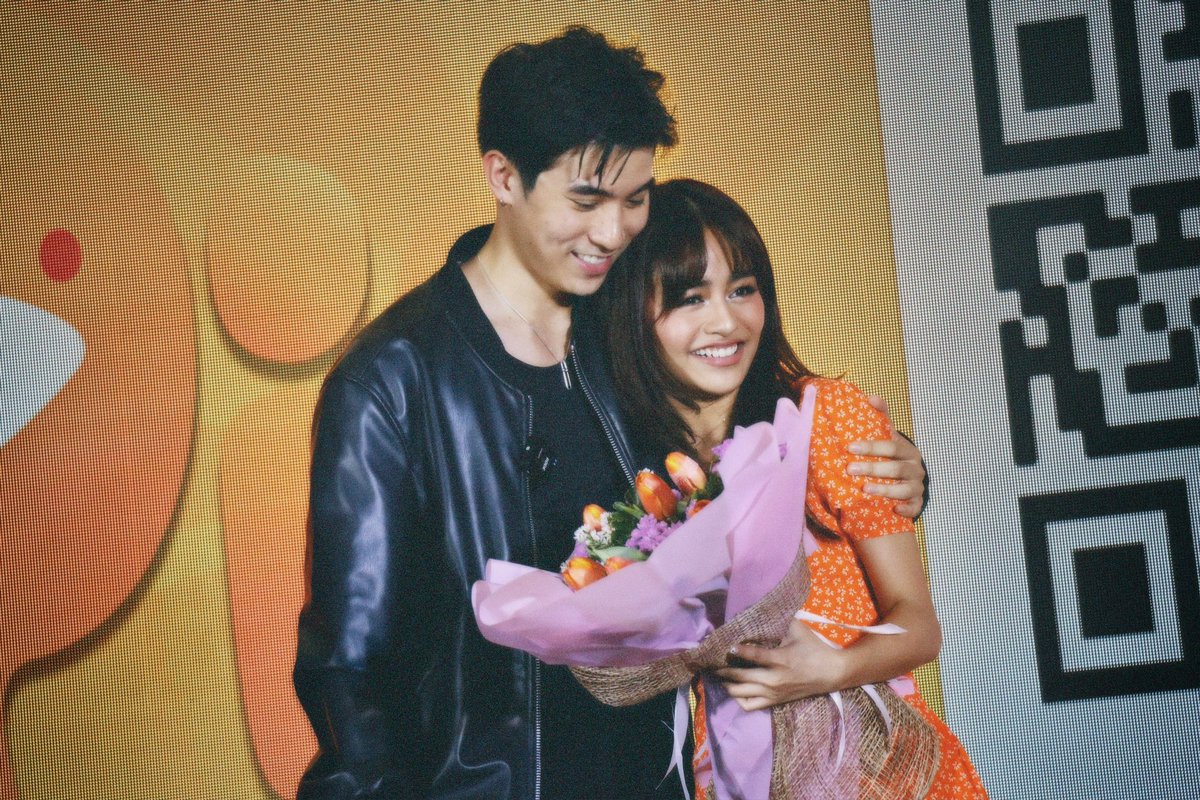 vivoree's tweet photo. thank you for asking me and my favorite flowers, @brentymanalo :) see you at #starmagical prom! https://t.co/DORRbWXbH0
