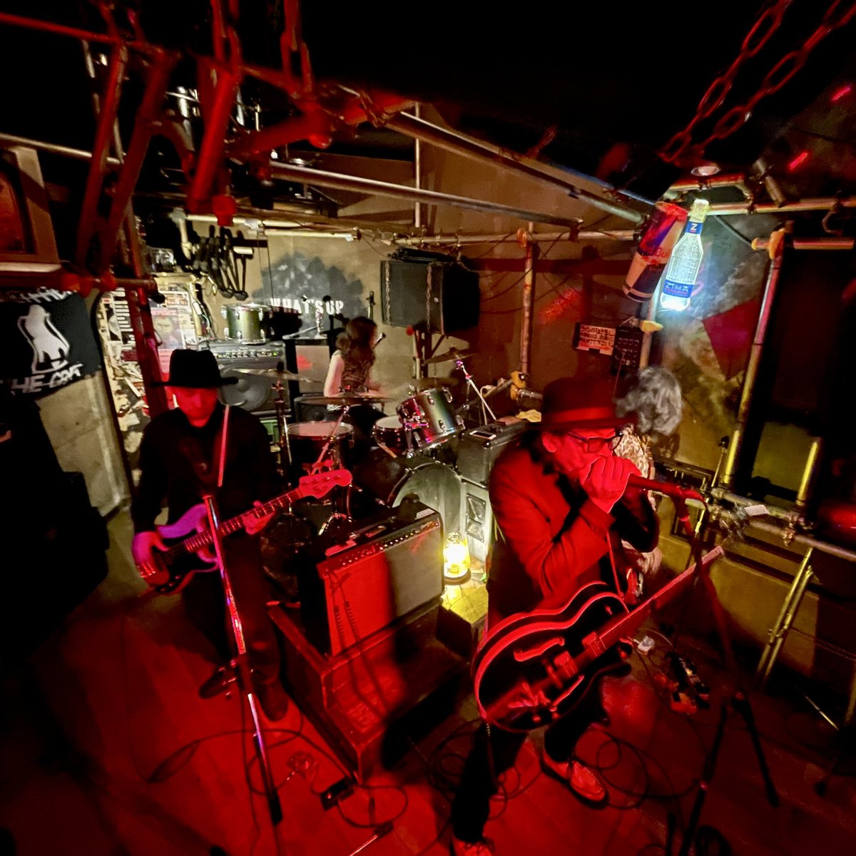 mugbum_'s tweet photo. ライブ終えました、お疲れ様でした！
対バンの皆さま！

しゃぶりなベイビーズ@travolta_69 
LisaloomeR @Lisaloomer 
THE JUGS @thejugs1 
Akabane Vulgars on Strong Bypass @AKABANE_VULGARS https://t.co/Lsr2DicQ2Q