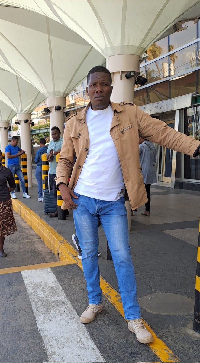 Gideon_Kitheka's tweet photo. Landed safely in Kenya 🇰🇪 from Cambodia 🇰🇭 and ready to participate in Monday's Peaceful Demonstration.

Viva! https://t.co/tB8xPlXxHn