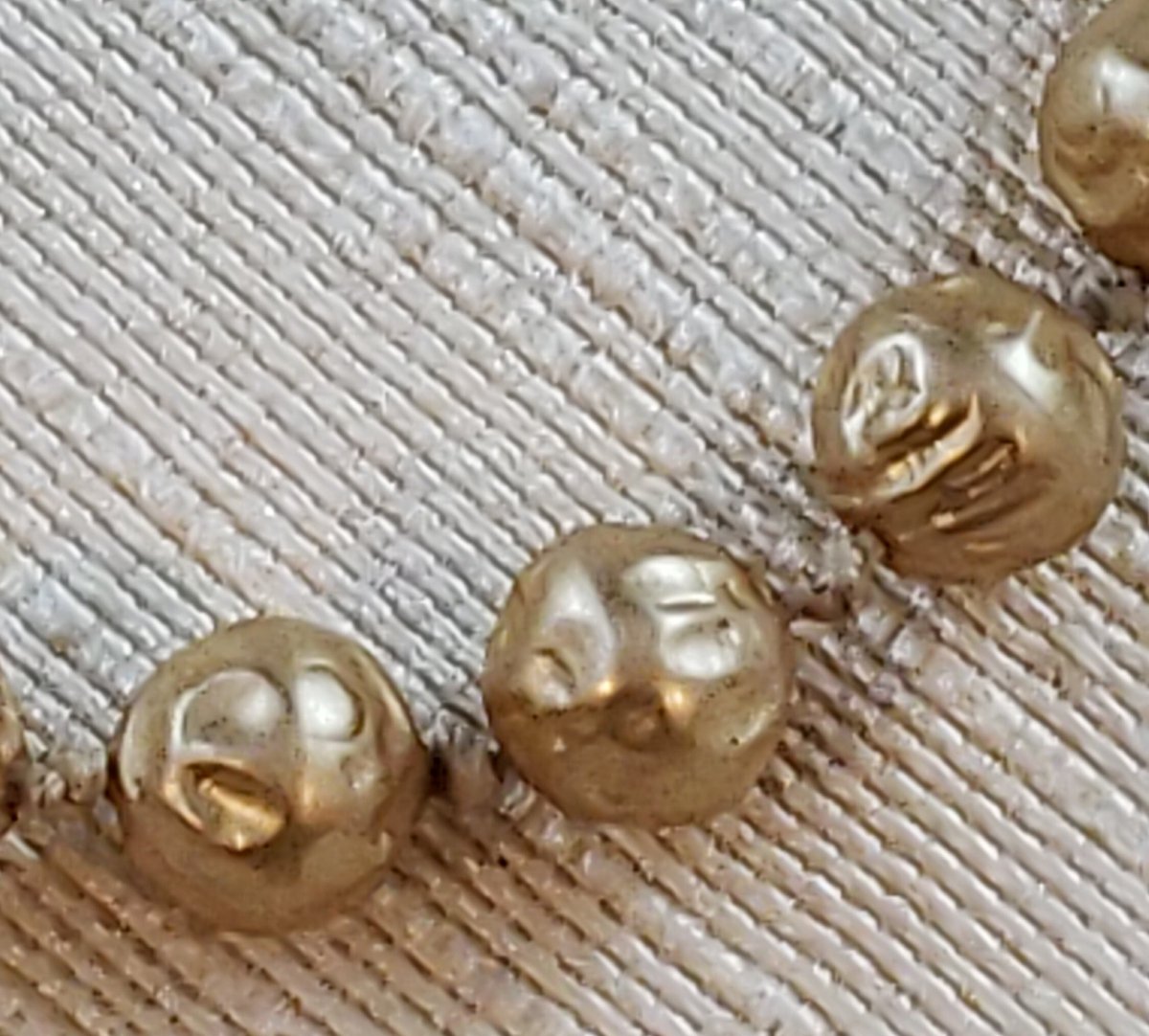 atticesoterica's tweet photo. Vintage Unsigned Single Strand Choker Necklace, Gold Tone Textured Faux Beads on String, Decorative Rhinestone Clasp, #vintagechokernecklace https://t.co/Jdwakn1QDY #AtticEsoterica #Vintage #Collectibles #BestOffer #Etsy #Curios #Antiques #SingleStrand https://t.co/aTyU95llBE