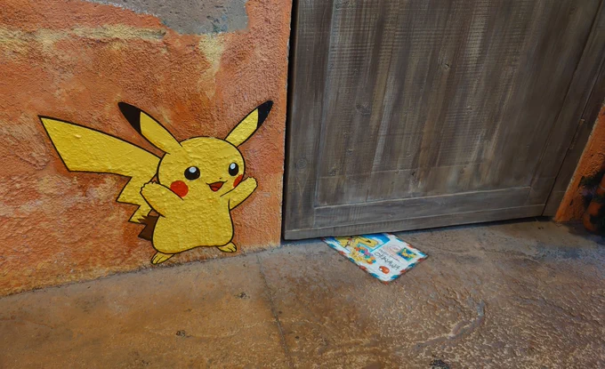 いま沖縄のアメリカンビレッジいるけどポケモンがたくさんいてかわいい サメもいる 