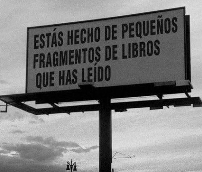 culturaliteral1's tweet image. ¿Cuál es el libro que has leído más veces? 📚