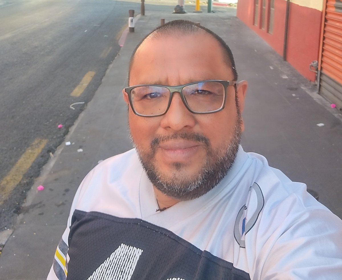 Francis86348420's tweet image. Salimos de #JalarFierros en #MasterFit vamos una #SangreDeDoncella ( Para purificarnos ) con #MiGuerita y después por el Desayuno con Mary en Chipitlán .
#EsPuente #NacimosRicosYBellosPeroNoMamados