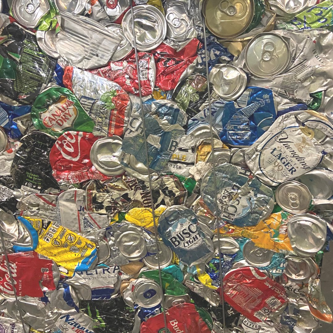 KeepFLBeautiful's tweet photo. #DidYouKnow aluminum is an infinitely recyclable material?! Nearly 75% of all aluminum ever produced is still in use today 😳 Recycling your aluminum products is an easy way to #reducewaste and support a #circulareconomy! #keepflbeautiful #recycle #florida #globalrecyclingday https://t.co/WvdyzSd2wD