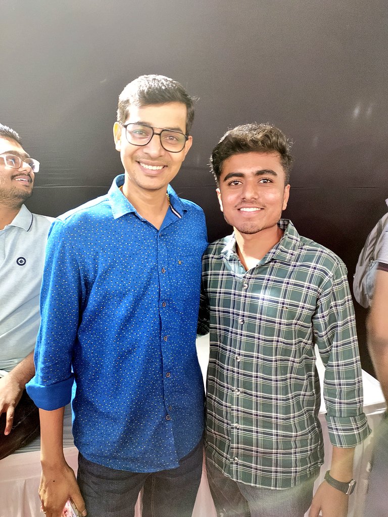 CricSmark's tweet photo. Today's It was Great to meeting you Sir.🤍
Feeling Blessed.😇🙏🏻
@Rishikesh_ADX @Equity4Life_ #equity4life #IndianOptionsConclave #Surat #IOC4 #NSE #OptionsTrading https://t.co/gmGJqWYaNw