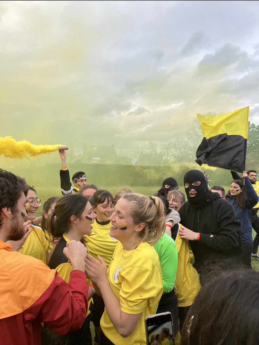 LES ÉMOTIONS !!! 
LES FILLES SE QUALIFIENT POUR LES DEMI-FINALES 💛🖤💛🖤💛