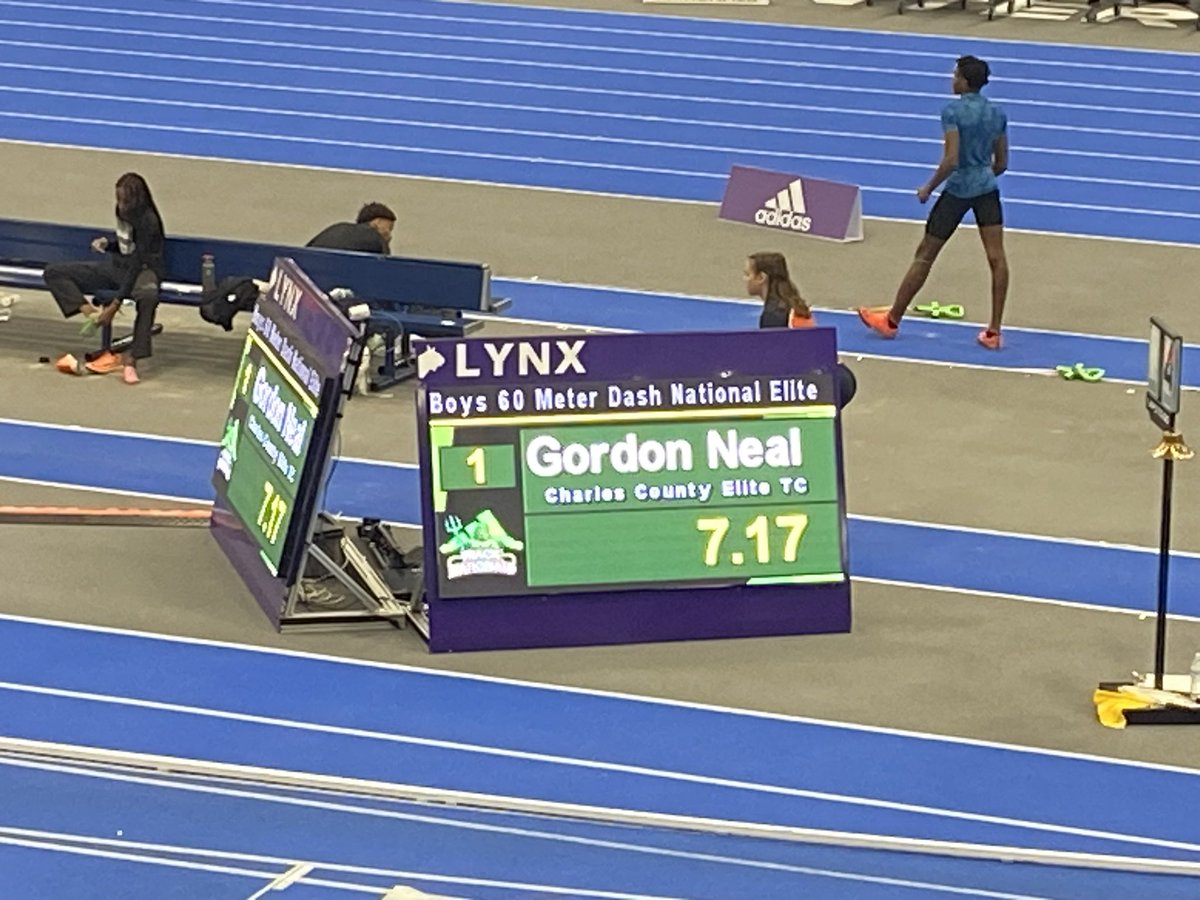 gordonn2x's tweet photo. Great way to end off my First indoor season. #adidasnationals https://t.co/KgiNFGV4CA