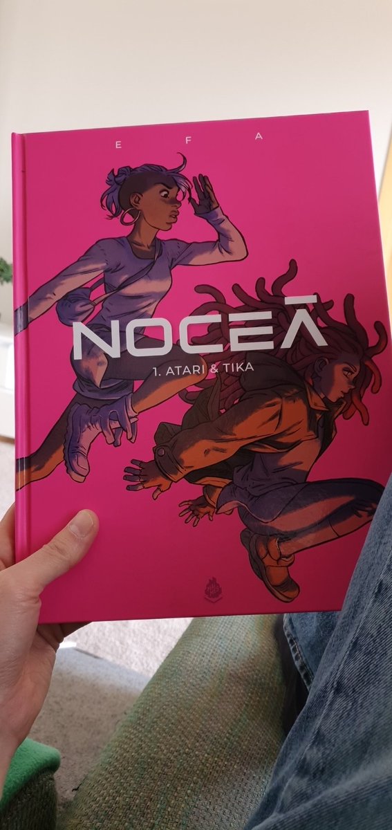 danielgenis's tweet photo. A la @Siglantana de #LaBisbal tenen molt bon gust amb els llibres. A part de convidar-nos avui a parlar d'#HistoriesdeTramuntana (@llunydelramat) tenen coses tan xules com aquest #Nocea de @Ricardefa (@MaiMesLlibres). I tot ha quedat a casa! #km0 https://t.co/VvBCbtbswU