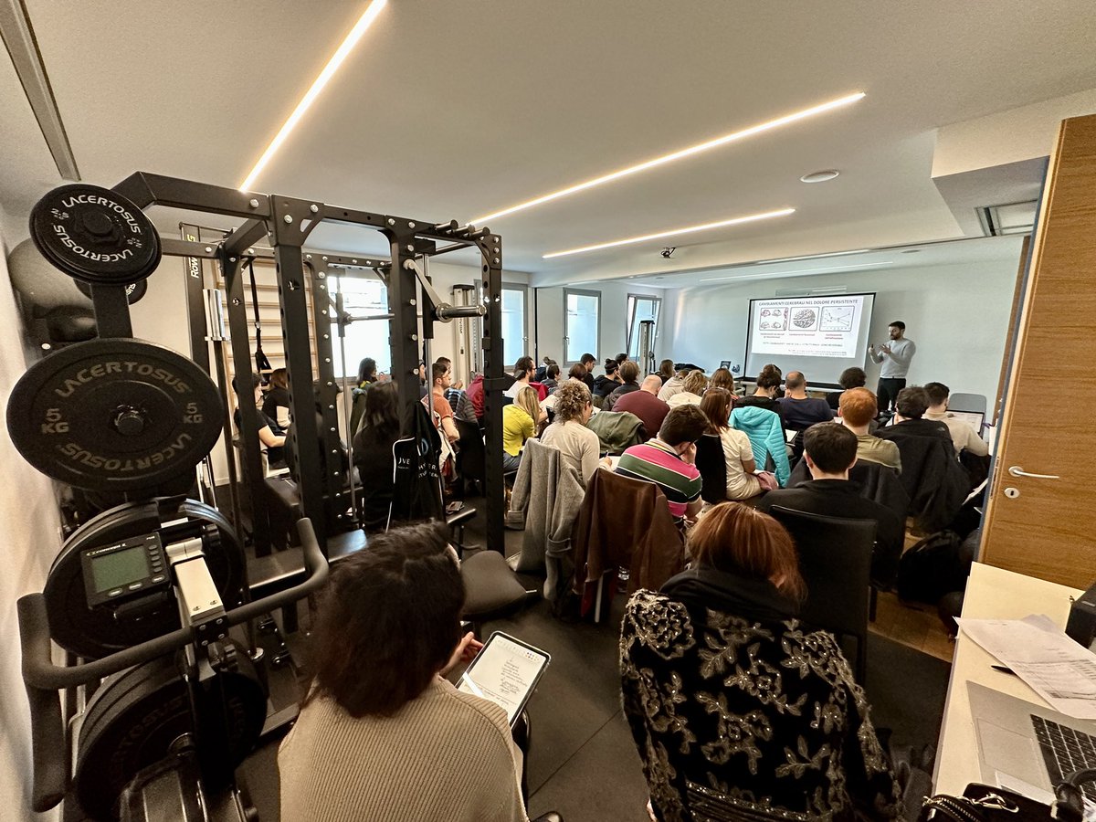 Glad to host <a href="/LANdreaSS/">Andrea Polli</a> <a href="/PaininMotion/">Pain in Motion</a> in our clinic <a href="/movepordenone/">Move Physiotherapy</a> for a course on neuroscience and persistent pain! 
#ebm #pain #neuroscience #physiotherapy