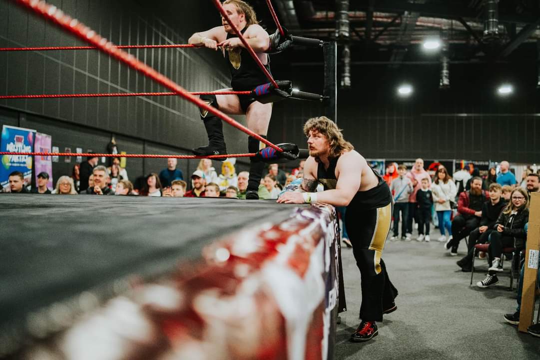 ftlowrestling's tweet photo. The guys from @wrestlezone are providing some great #wrestling today at our sister event @comconaberdeen
#Wrestlezone #WrestlingCommunity #ScottishWrestling #Scotland #ComicCon #ComicConScotland #ComicConNorthEast #ComicConAberdeen https://t.co/354VfiCrbH