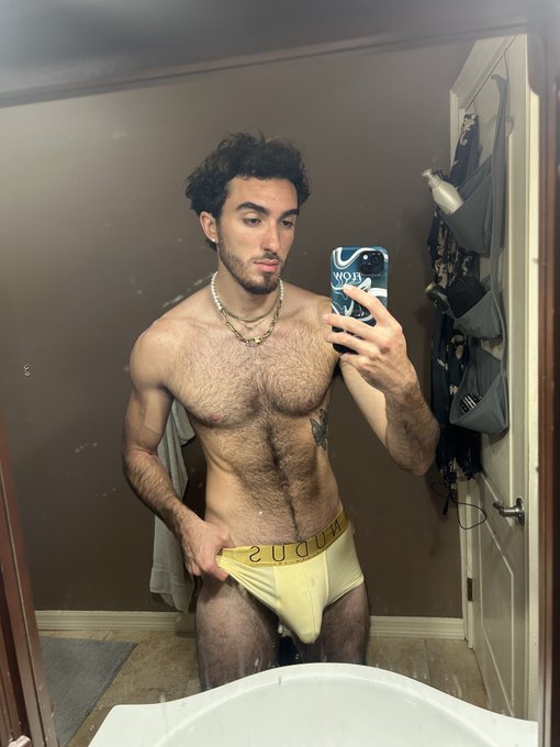 Happy Saturday fam 🌤 https://t.co/tRcM6jqM2a