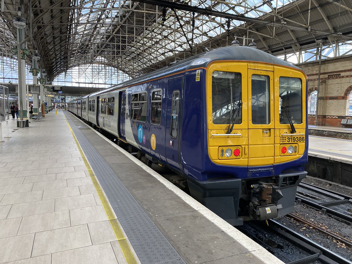 loypass_SCCar's tweet image. 🚈 I have to thank @northernassist too for throwing in a #class319 for good measure. @NetworkRailMAN