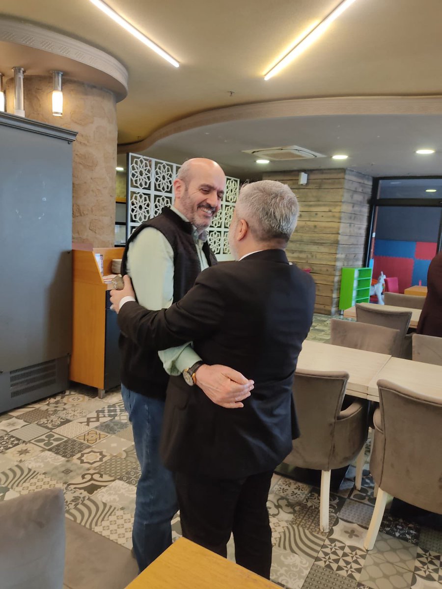 abdkarabudak's tweet photo. Altındağ'ımızın esnaflarından Hasan Şahin'i @SahinHasan53 Altındağ Müteahhitler Derneği Başkanı sayın @eipek06 ile beraber ziyaret ettik https://t.co/z9QFqrfKgE