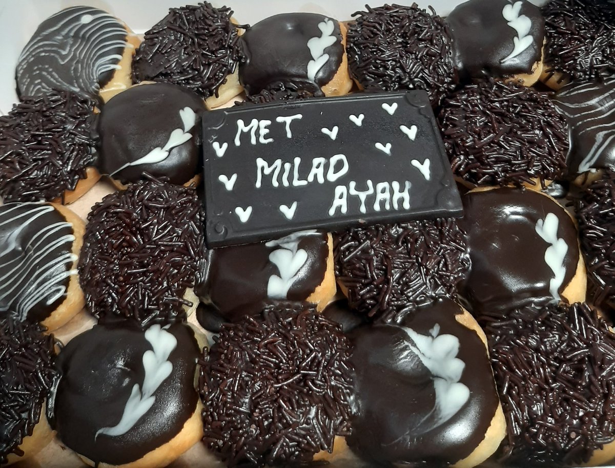 tinzy_'s tweet photo. Terimakasih sayang... tetap kokoh pundakmu jadi sandaran kami, semoga sehat selalu, berkah disetiap usahamu, berbahagialah selalu bersama kami. Untukmu yang tak lelah menjadi tempat berkeluh kesah https://t.co/KwkmKq1mCa