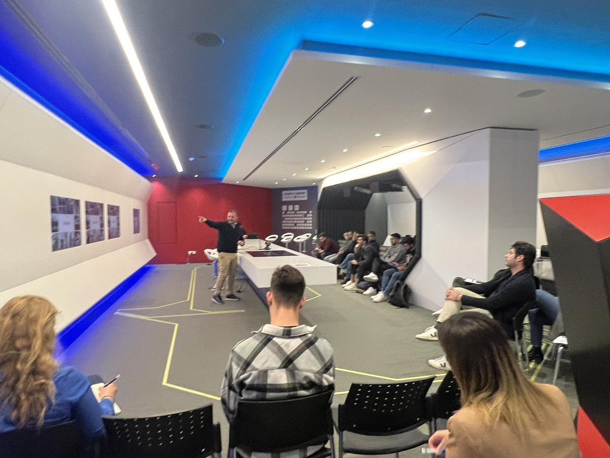 Moyses Moyseos tweet media