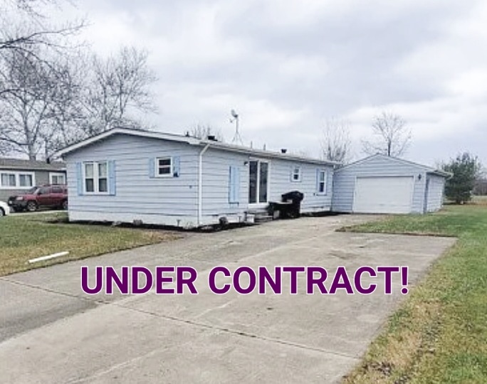 Brieanna_Seneff's tweet photo. Happy Saturday! Looking forward to closing these 2 homes in Lorain County next week. 🥳🏠 If you know anyone looking to buy or sell please send them my way. Thanks! ❤️ https://t.co/TFJbXsRrQm