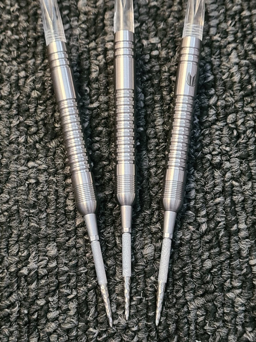EagleDarts1's tweet photo. New 21g @VandenBerghDimi, 30mm Swiss storm with Hawk/Vulture hybrid. https://t.co/DRxyC6fsgh
