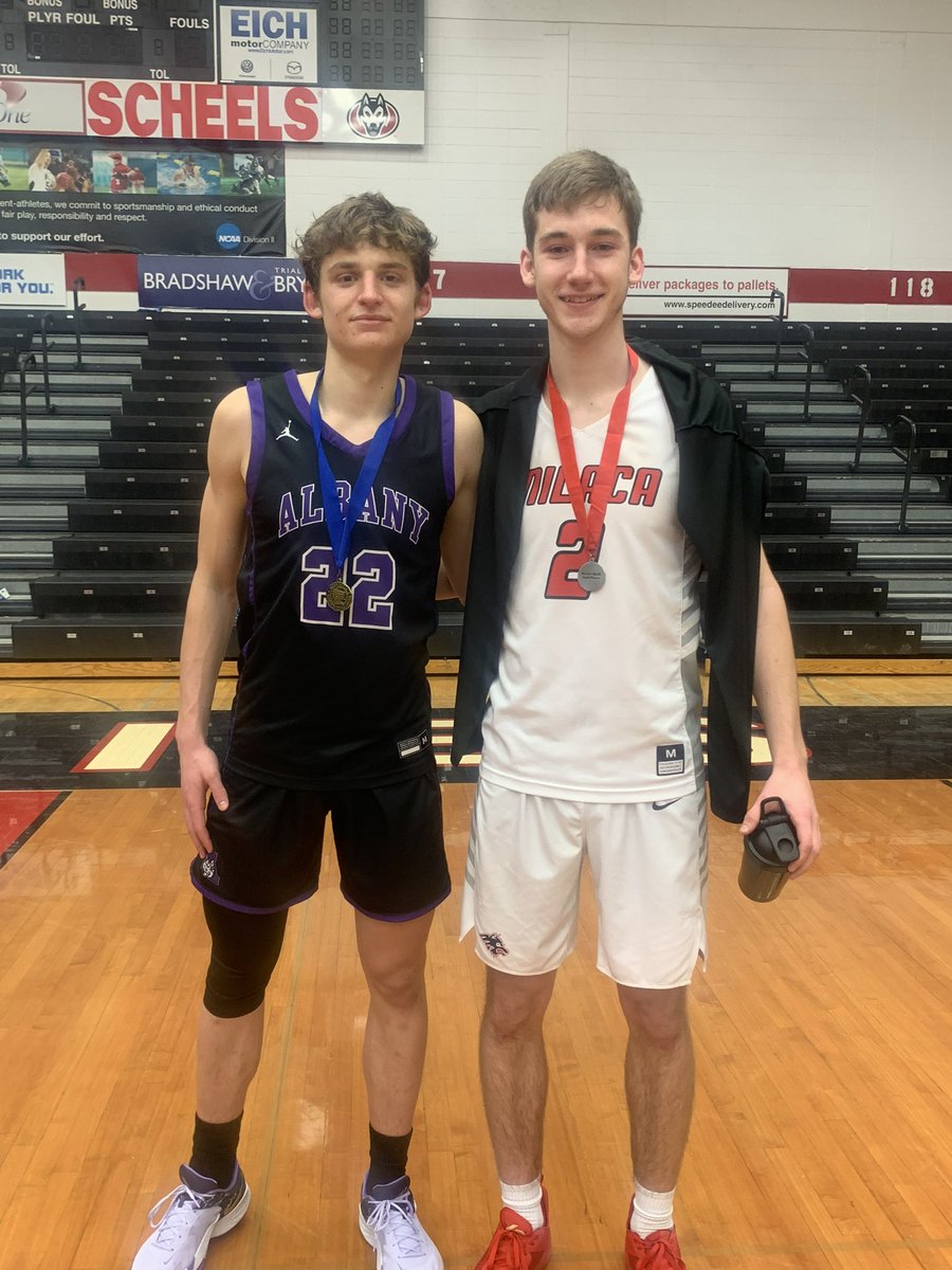 Finally getting around to some tweets. <a href="/Peyton_Hunt2/">Peyton Hunt</a> and <a href="/Tysen_Gerads/">Tysen Gerads</a> got to face off to go to state. Two fantastic basketball players and even better kids. I was blessed to be a part of both of their playing careers. Two lifelong buddies out of the deal too!! <a href="/MNCometsElite/">MN Comets</a>