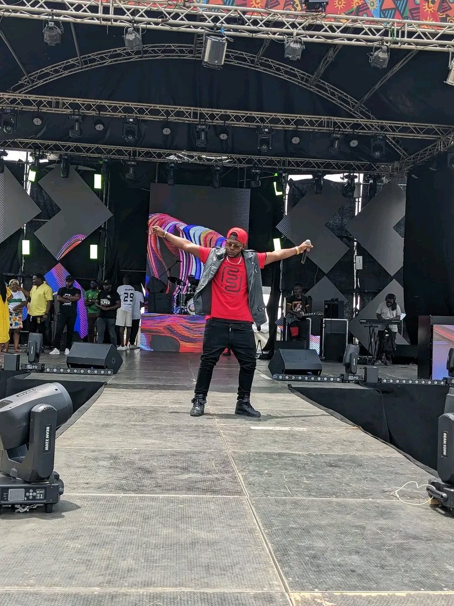 NadineGrard7's tweet photo. #Ad
Hello, l'annexe du Stade de Bépanda omnisport est prête à accueillir le concert #BrightHouseParty de Guinness
Free entry, ne manquez pas !
@manaboca
#GuinnessBrightHouse
#BlackBrilleDansTout
#BlackShinesBrightest
#JeSeraiLà https://t.co/2Ujrtc1Tuf
