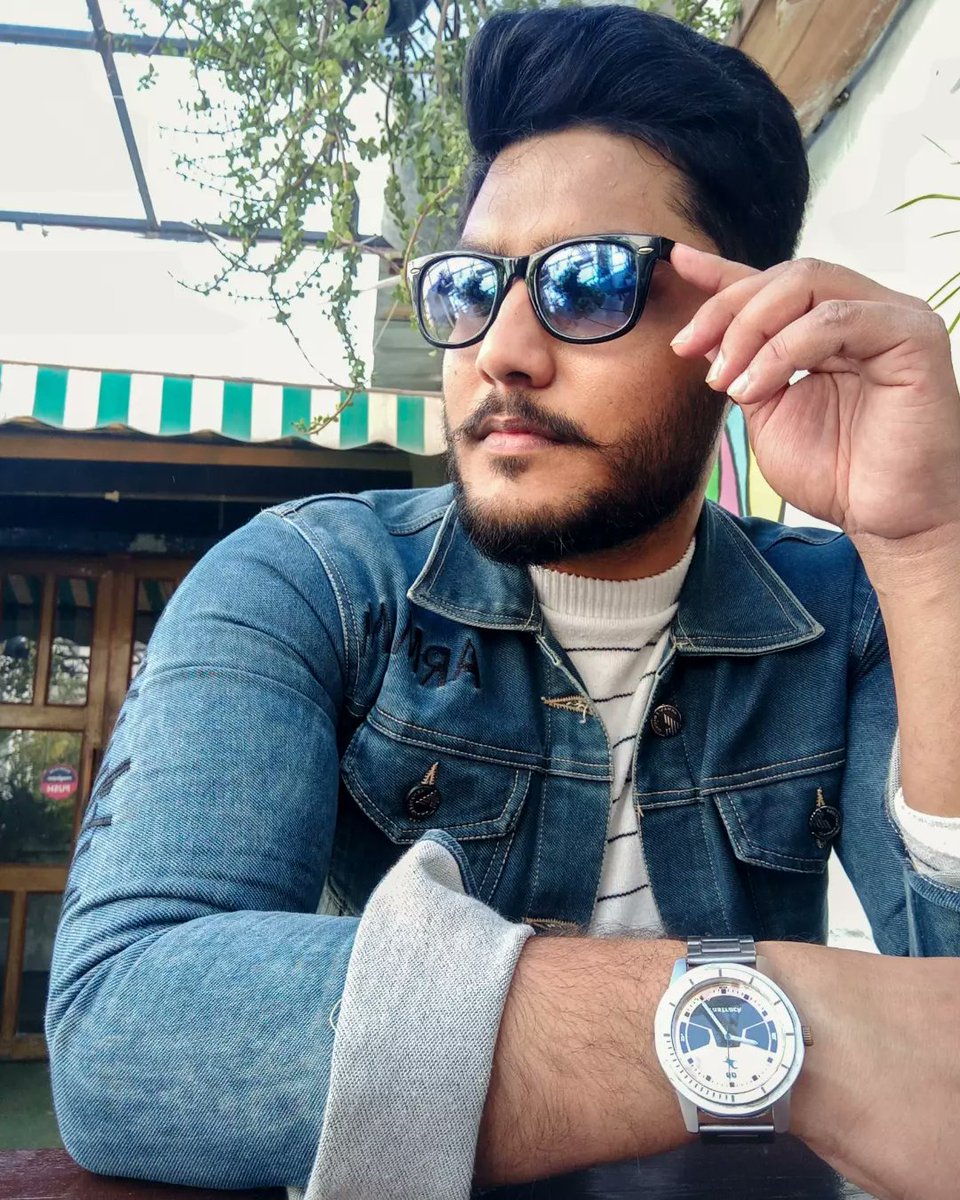 Condolences to those who lost me.😌
.
.
#Throwback #fashion #style #fashionstyle #life #Peace #love #Happiness #OOTD #photography #photooftheday #picoftheday #fitness #explore #motivation #Trending #armani #rayban #fastrack #LikeForLikes #follow #champagali #jugmugthela #NewPost