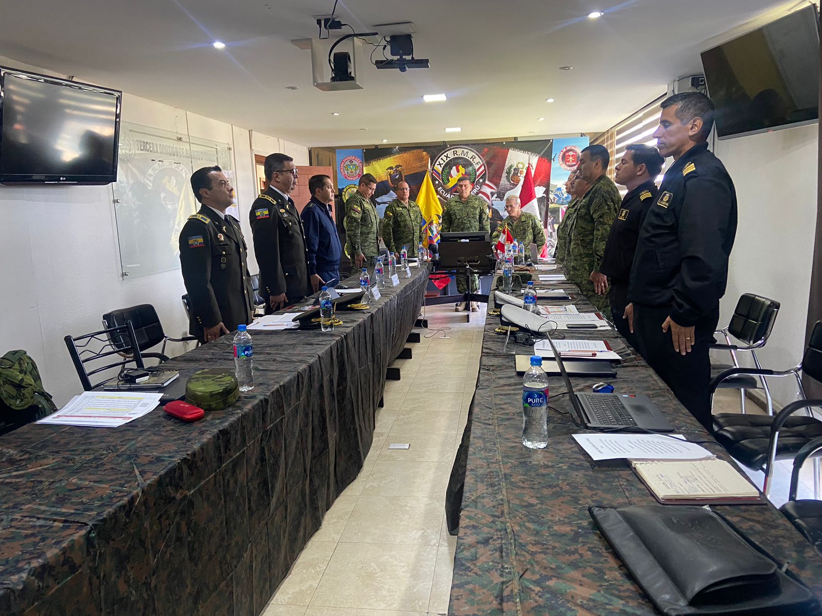 httpspbstwimgcommediaFrgjbQHWcAAtND_formatjpgnamelarge