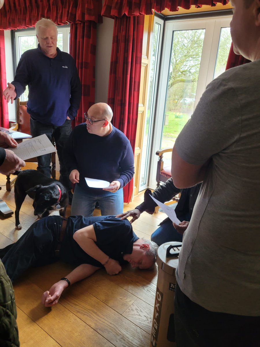 1105_bsac's tweet photo. O2 administration course in action. First aid scenarios 👌 #scuba #diveuk @BSACdivers #firstaid https://t.co/AkeCfMQjFa