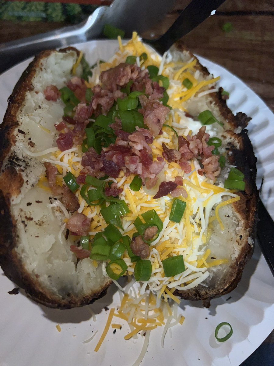 badeker_kelly's tweet photo. βοΈ Day 4 of Success Sharing kicked off with a Baked Potato Bar! Delicious!! π₯ #RanchoProud #D172Driven #PacNorthProud @MarezAlicia @GabrielTHD0652 @Sheri_R_D172 @angelom0652 @AmberDedovets @DanielleBoland6 https://t.co/NLIzqjFln9