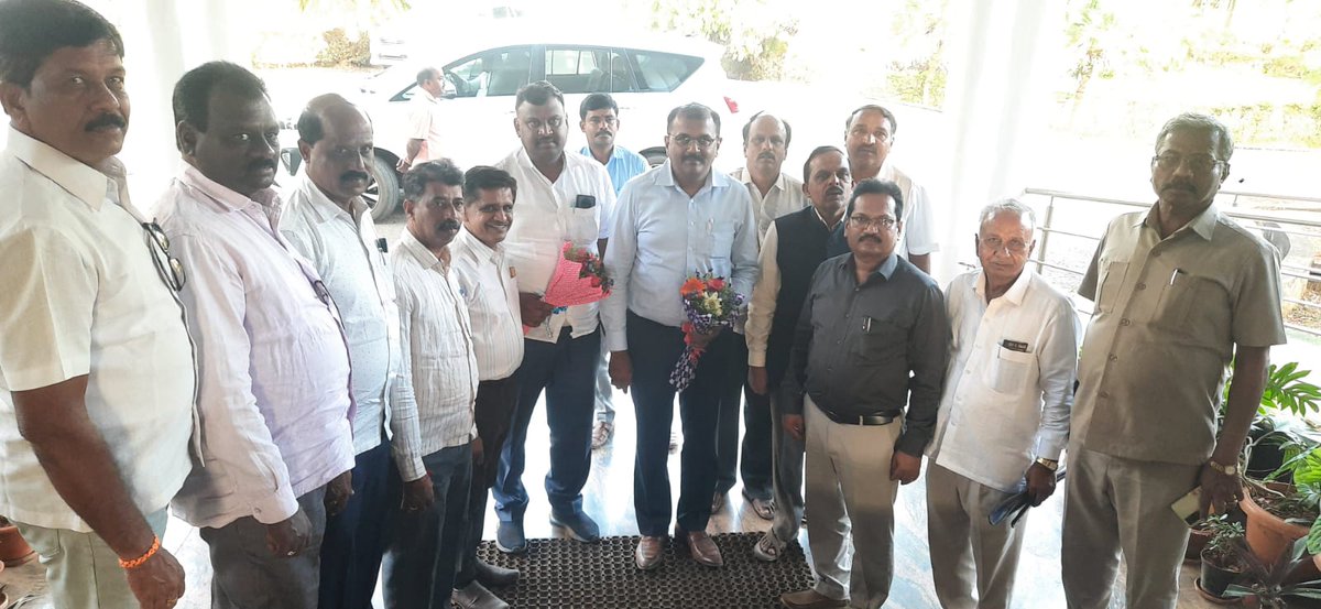 KSGBJP's tweet photo. ಶಿಕಾರಿಪುರದಲ್ಲಿ ನಡೆದ ಪ್ರನಾಳಿಕೆ ಸಲಹಾ ಸಂಗ್ರಹ ಅಭಿಯಾನ ಕಾರ್ಯಕ್ರಮ.
ಕಾರ್ಯಕ್ರಮದಲ್ಲಿ
ಜಿಲ್ಲಾ ಸಂಚಾಲಕರಾದ ಡಾ. ಧನಂಜಯ ಸರ್ಜಿ, ಕುಮಾರನಾಯ್ಡು, ಮುಖಂಡರುಗಳಾದ ಕೆ. ಹಾಲಪ್ಪ, ಸುರೇಂದ್ರಕಟ್ಟೆ, ಕೆ.ಜಿ. ರುದ್ರಪ್ಪಯ್ಯ ಮತ್ತಿತರರು ಭಾಗವಹಿಸಿದ್ದರು.

#bsybjp #byrbjp #byvbjp #bjp4karnataka #shikaripura #shimoga https://t.co/dbyij4RYoU