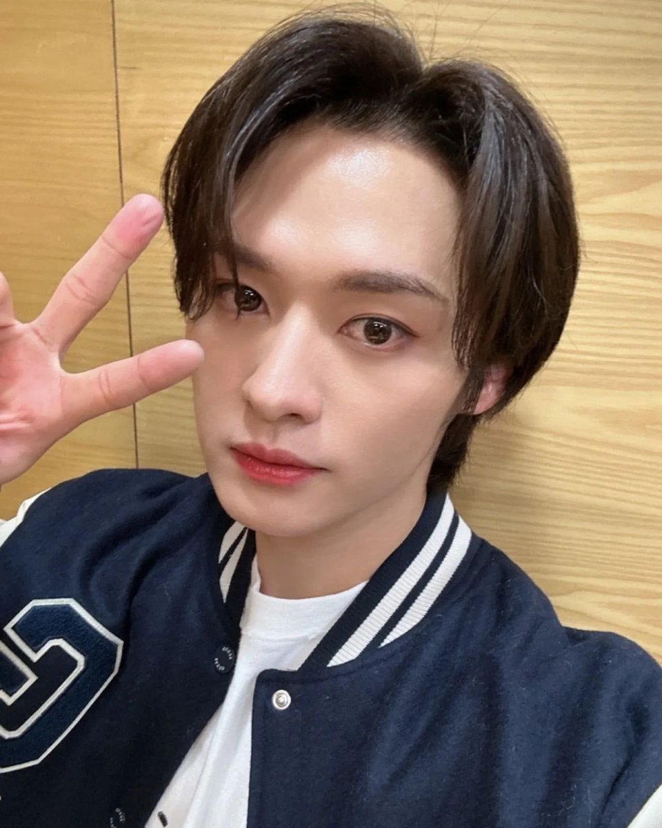 tleeknowsauruzs's tweet photo. 간만에 리노중심!!!!!! 재밌었다!!!!👍
#리노는기여어 #음악중심 https://t.co/DMKCGJZFaQ