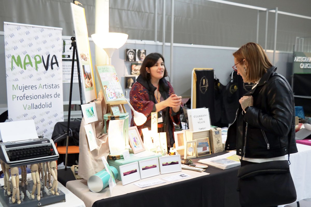 TomaLaPalabraVA's tweet photo. Acompañamos la apertura de #Craftinnova, el IV Encuentro Internacional de Oficios Artísticos e Innovación de #Valladolid, una edición que supone una renovación de la visión tradicional de la artesanía incluyendo la creación digital y nuevas tecnologías.

ℹ️https://t.co/2bdW5nA8B4 https://t.co/QgukHTeGP8