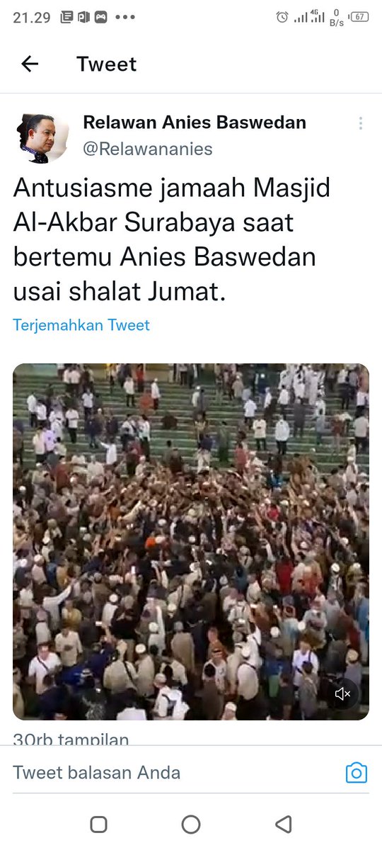 NyaiJagat's tweet photo. Bapak politik identitas selalu memanfaatkan moment shalat Jumat, kayak yg paling Islam aja  🤭🤭😊 https://t.co/rKiUPvqi2h