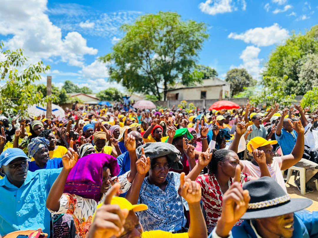 nelsonchamisa's tweet photo. I’m in Masvingo..What an awesome Citizens Interface with the Change Champions and cluster leaders from across the whole province. A Great Zimbabwe is loading..#ZimbabweAgenda2023 #FakaPressure #FakaPrayer https://t.co/KDBvGSKW7v
