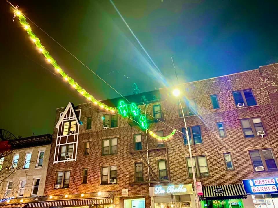 After a long day of petitioning yesterday, we stopped by Pippins Pubngrub for a well deserved Guinness! Happy St. Patrick’s Day!!! #Avery4CityCouncil #Brooklyn #GOP