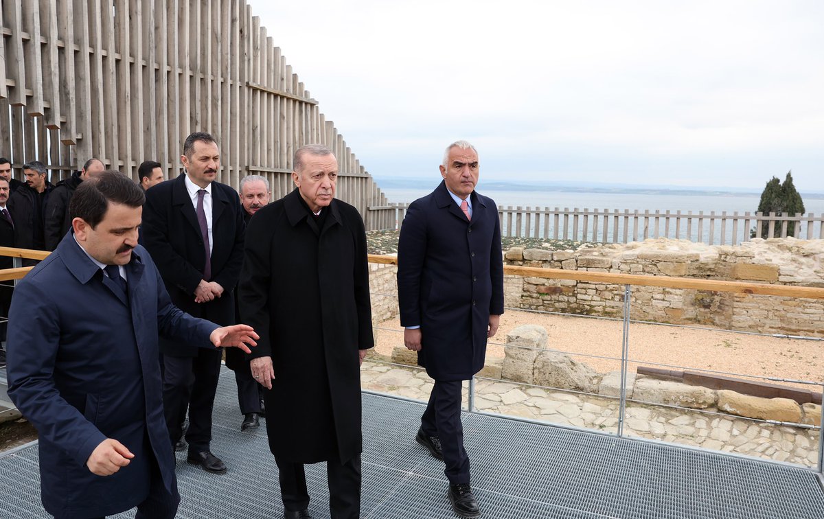 tcbestepe's tweet photo. “Yaşadığımız nice badireyi birliğimizden, beraberliğimizden aldığımız güçle aştık” https://t.co/dOUjYMNEZ1 https://t.co/ZiDVsvyH2F
