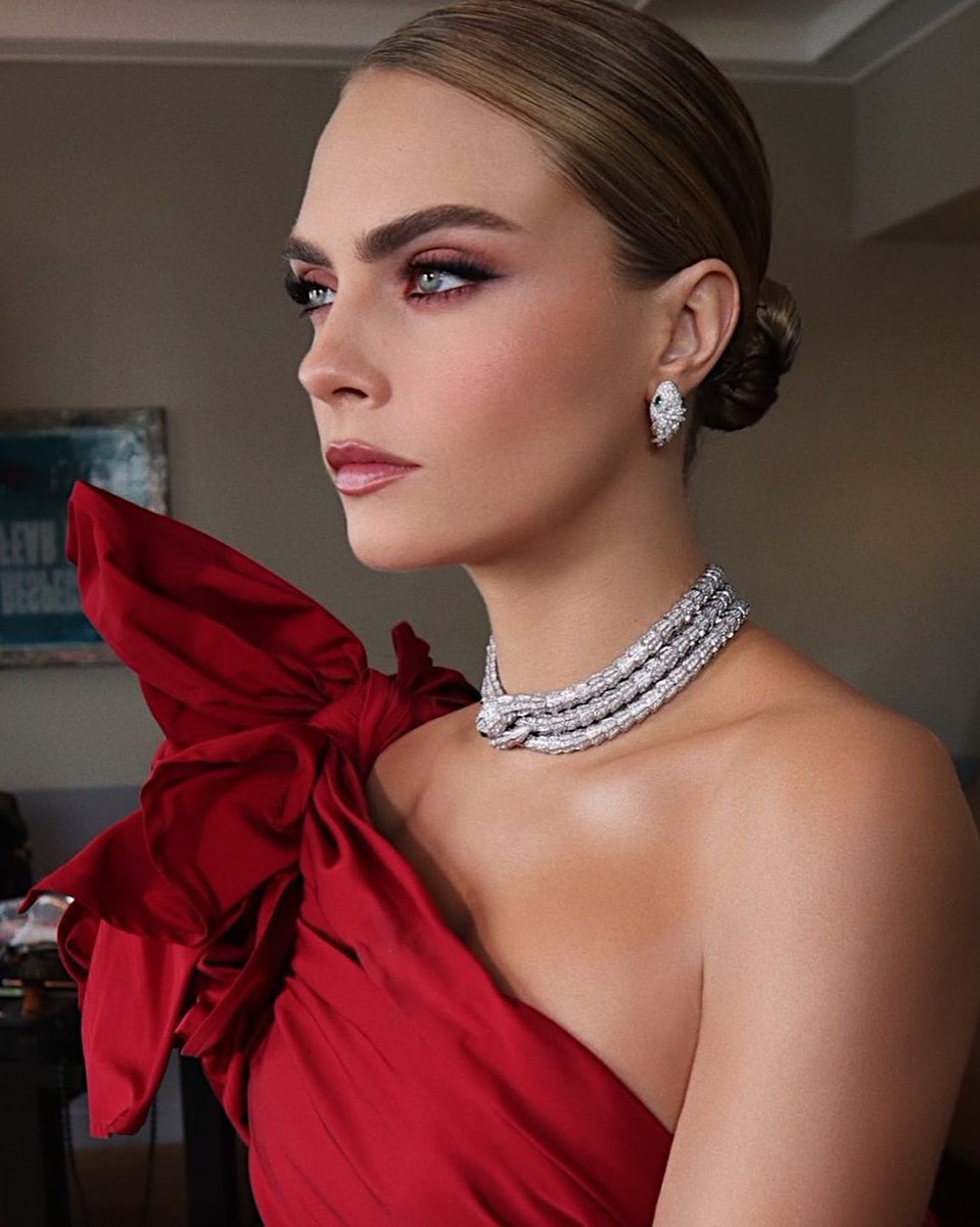 beautifulcelebz's tweet photo. Cara Delevingne 😍 https://t.co/TuKm0eVszT