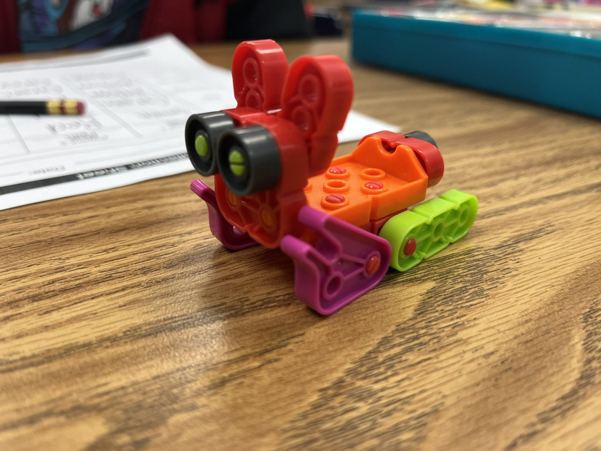 TruaxEduc's tweet photo. Genetic exploration with 5th grade during Saturday Enrichment. @WCE_HCS @drhafza @Tamikaknighton https://t.co/K8UeWCHRGH