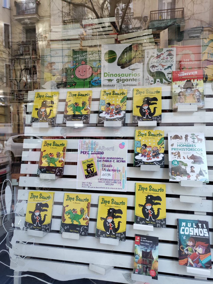 PabloCReyna's tweet image. Este escaparate de @LibreriaAlberti me resulta familiar. 🥰 #pepesaurio #lacasadelosdragones #multicosmos