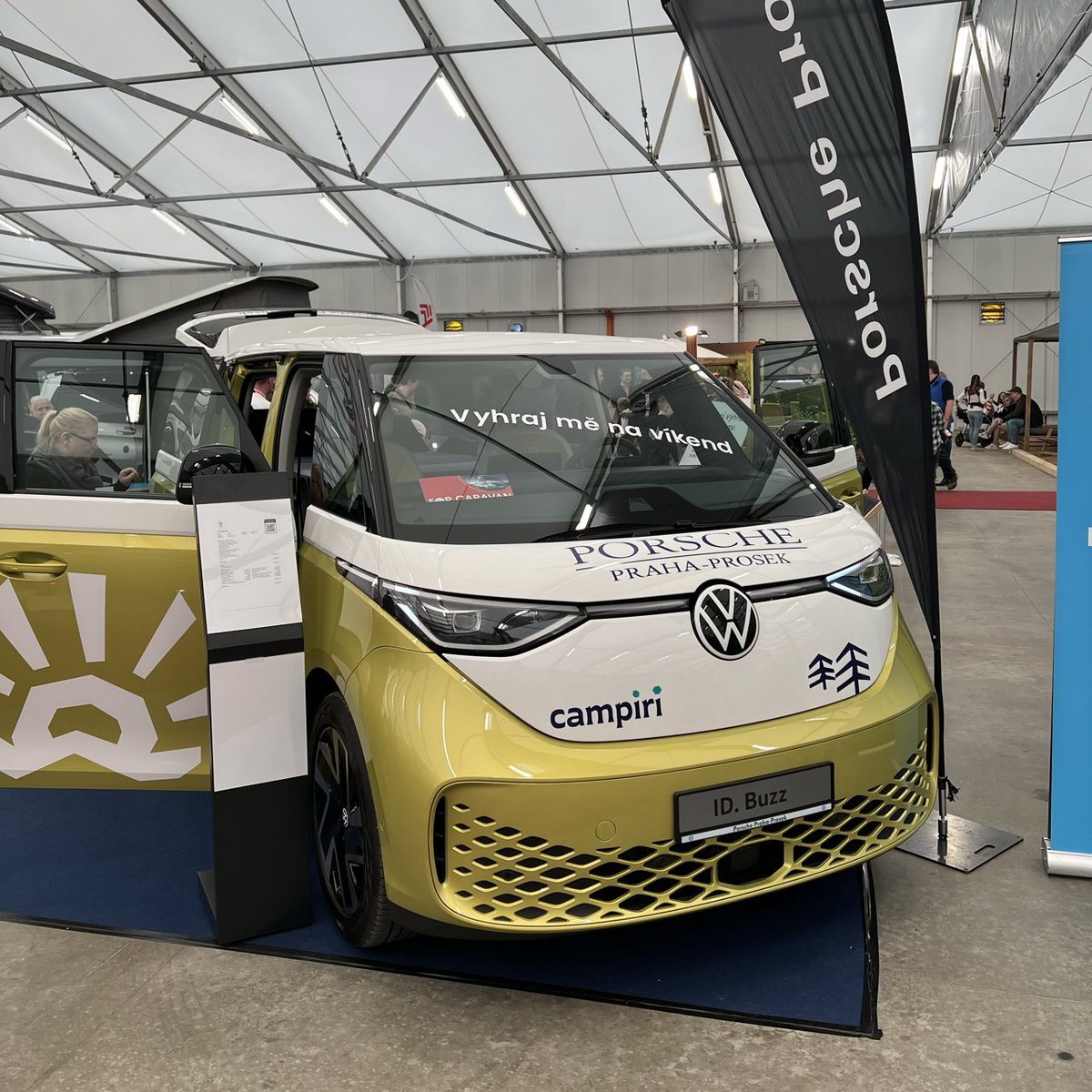 Pokud jste ještě nestihl letošní For Caravan, tak zítra máte ještě možnost! Najdete nás v hale 7, kde si můžete prohlédnout elektrický ID.Buzz a zkusit ho vyhrát na víkend.

A pokud nemáte vstupenky, dejte vědět. Pár jich ještě máme.