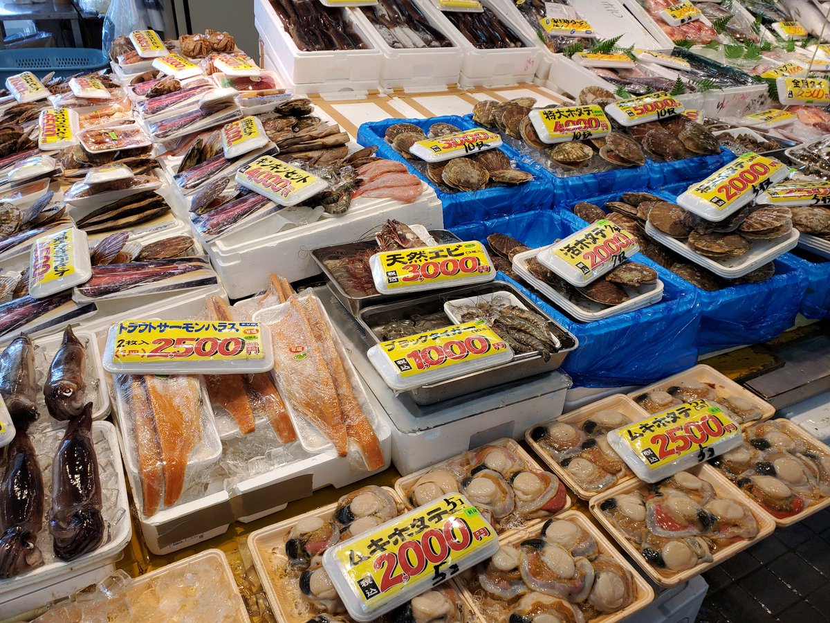 mao971024's tweet photo. @bozu_108 八食センターで海鮮買って、館内の七厘村で焼いて食うべし！！ https://t.co/aplFW2lfTc