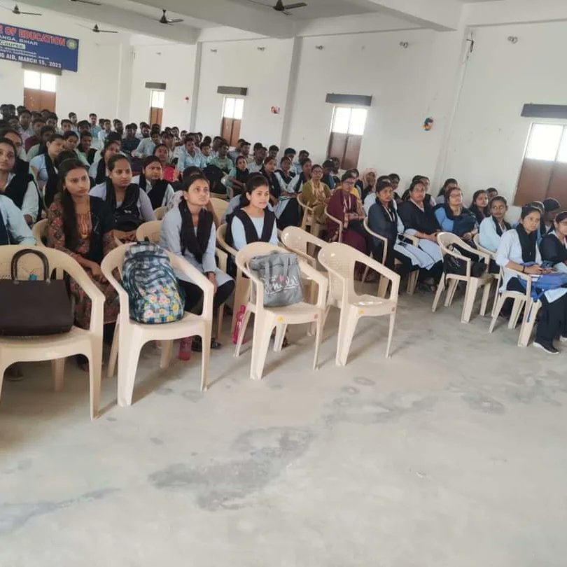 OCEIndia2004's tweet image. A workshop on Teaching Aid (Teaching Learning Material) was organized at Oriental College of Education, Darbhanga, in which all the trainees of B.Ed. session: 2021-23 and 2022-24 along with teachers participated.
#TeachingLearningMaterial