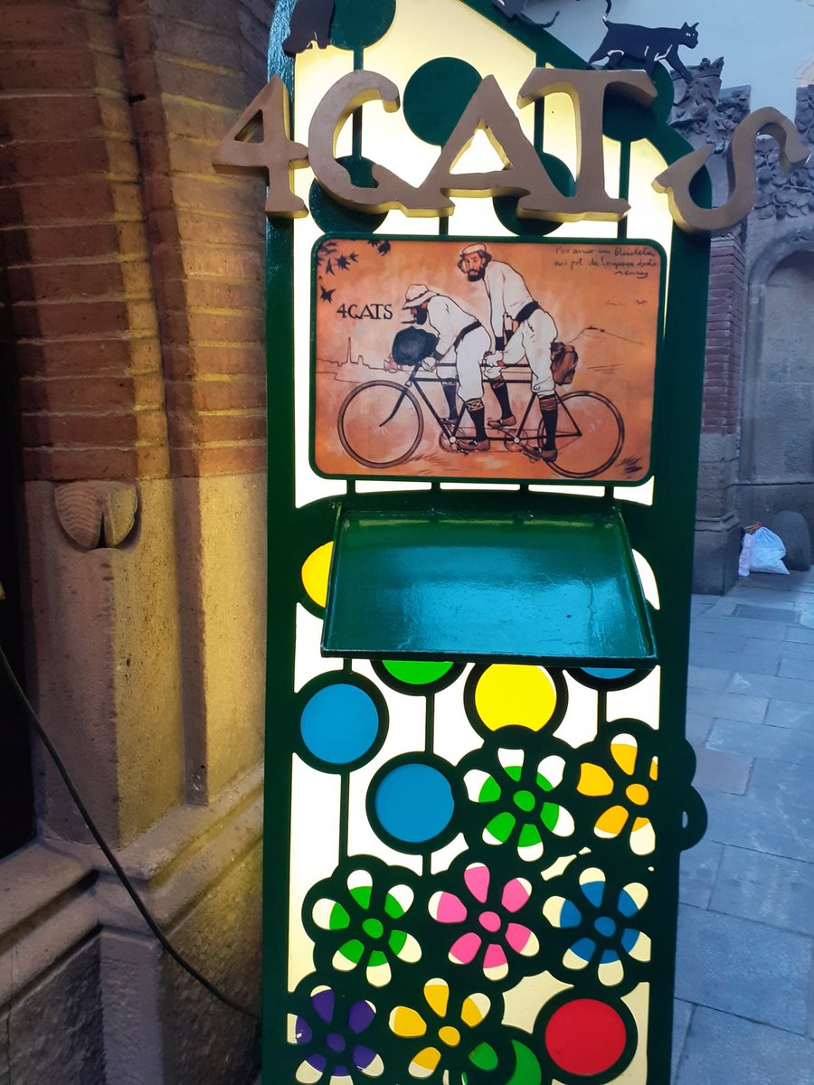 PeirisFont's tweet image. "S'escolen fugacíssims, els dies, i ens resten al cap dels dits minúscules engrunes." (Martí i Pol)

#2ndebatx