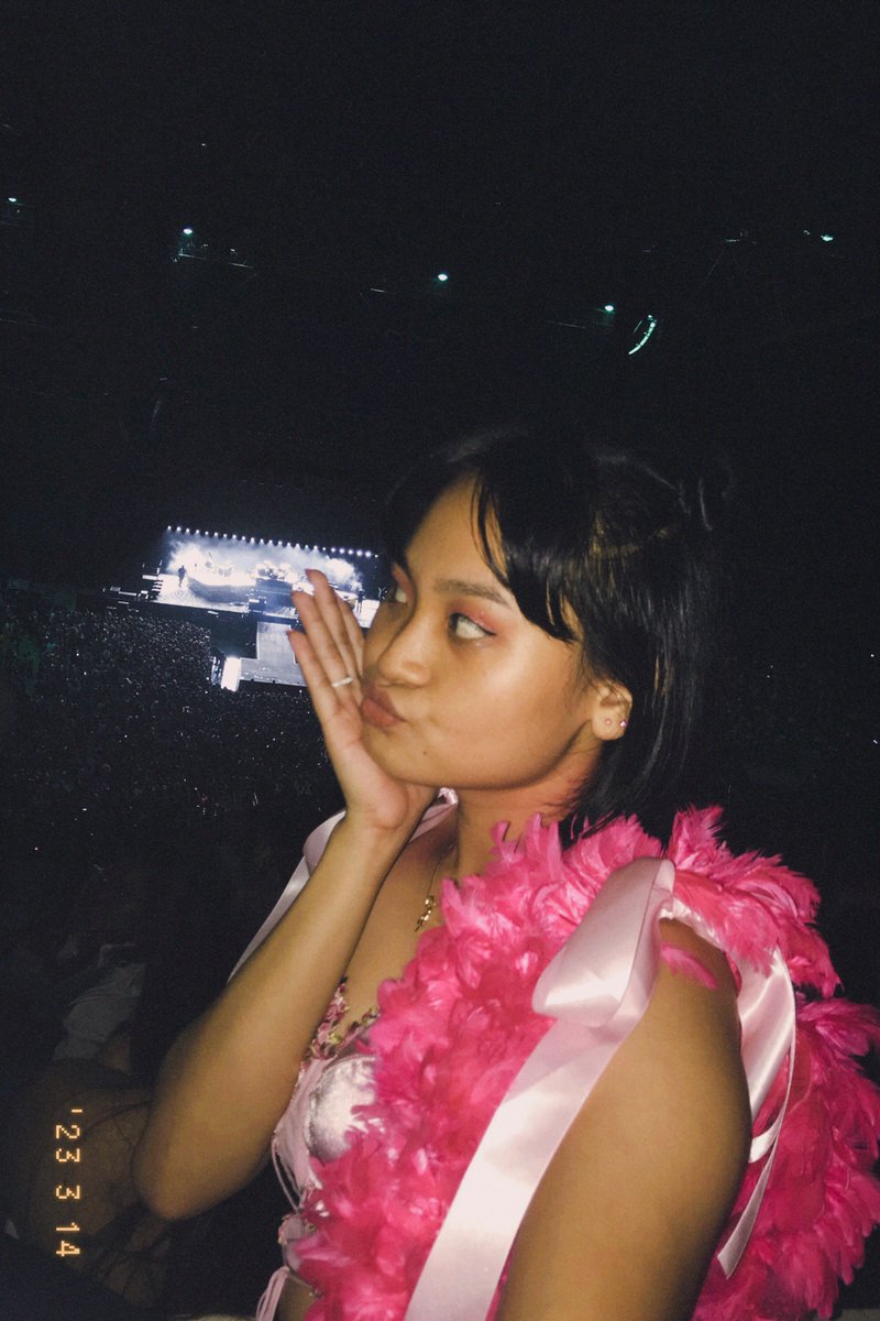 caramelmacgiato's tweet photo. concert date ;)
#HarryStylesInMNL
#LoveOnTourManila https://t.co/eyjbWUjwRN