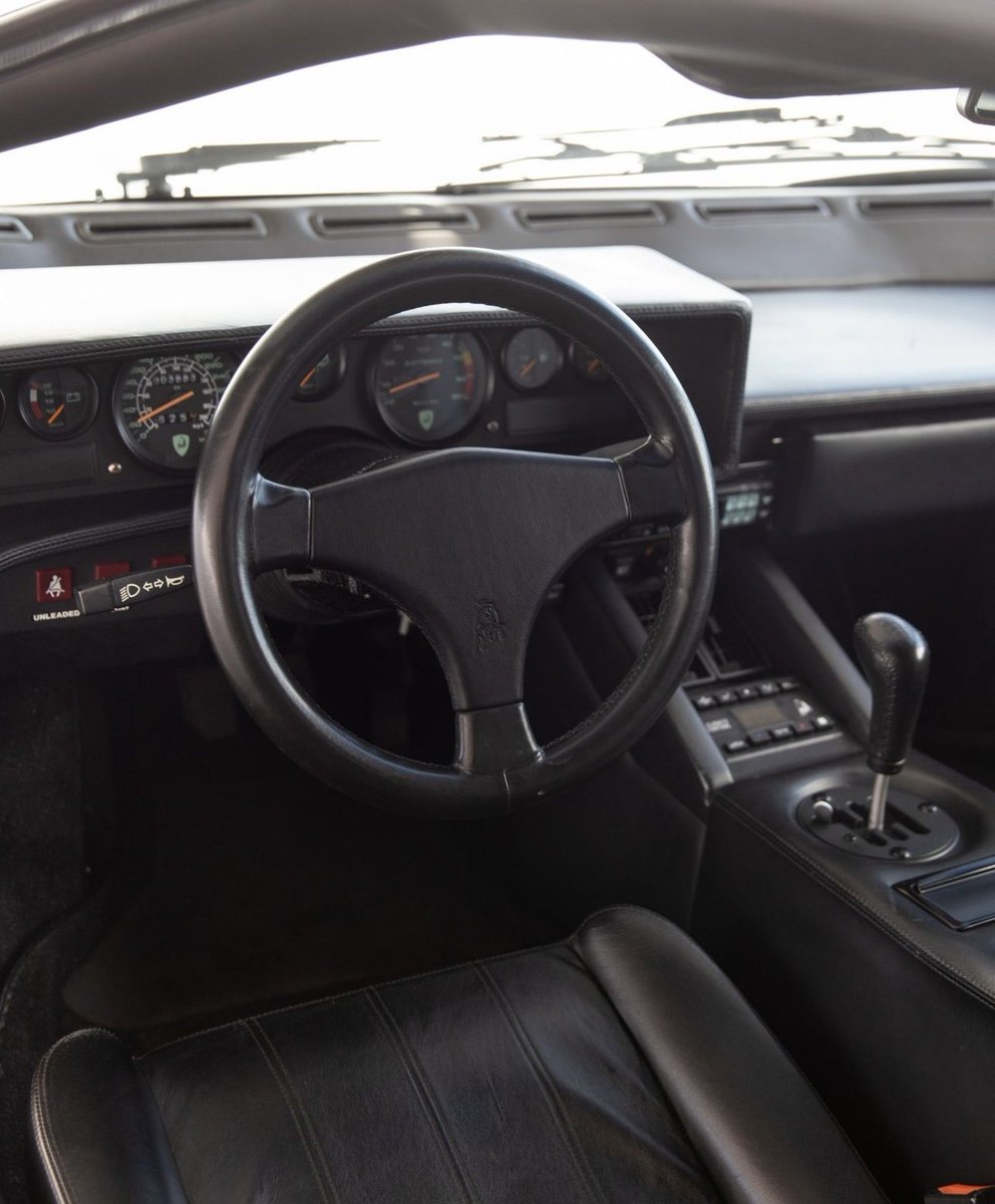 LamboCIub's tweet photo. Countach 25th Anniversary https://t.co/2sjb4ZJVB6