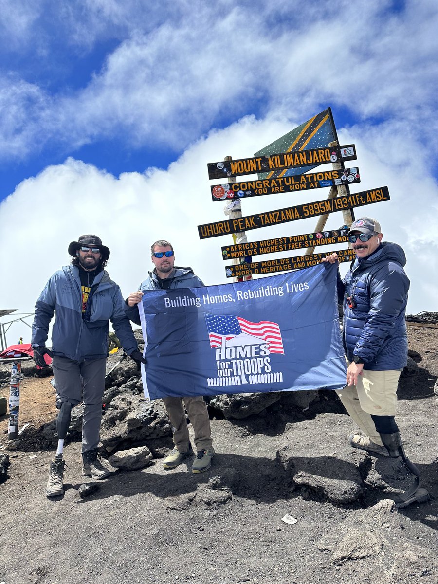 jaketapper's tweet photo. Congratulations to Sergeant (USMC, Retired) Adam Kisielewski and his team of ⁦@HomesForOurTrps⁩ veterans for climbing Kilimanjaro through NPLB Outdoors!! Incredible!!! https://t.co/9I7jff6WXK
