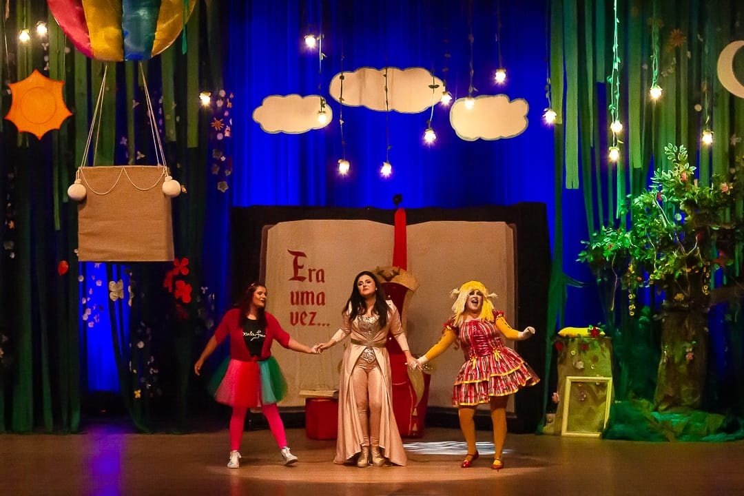 Queridos!! Oieee! Bora assistir meu Show em Indaiatuba no Bosque do Saber dia 19 de marco horarios 14hs e 15hs. IMPERDIVEL! ENTRADA GRATUITA! Venha e traga sua familia! Beijoo

#carlafioroni #incentivoaleitura #readingincentive #storytime #show