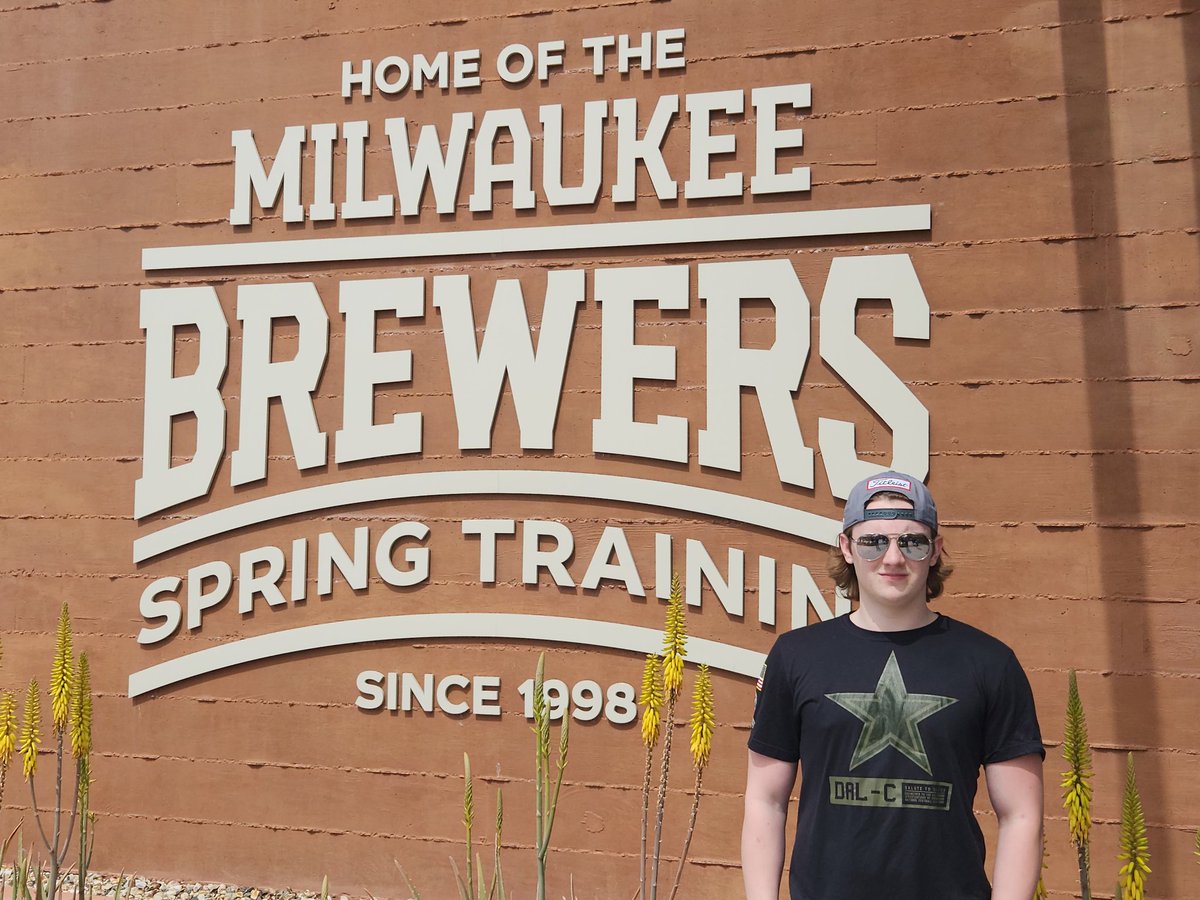 brcleslie's tweet photo. Great week of baseball.   @Rangers @Brewers @LanceLleslie @LukeLeslie2004 @jl___37 @HenryLeslie14 @charley https://t.co/AezZa5uTQ4
