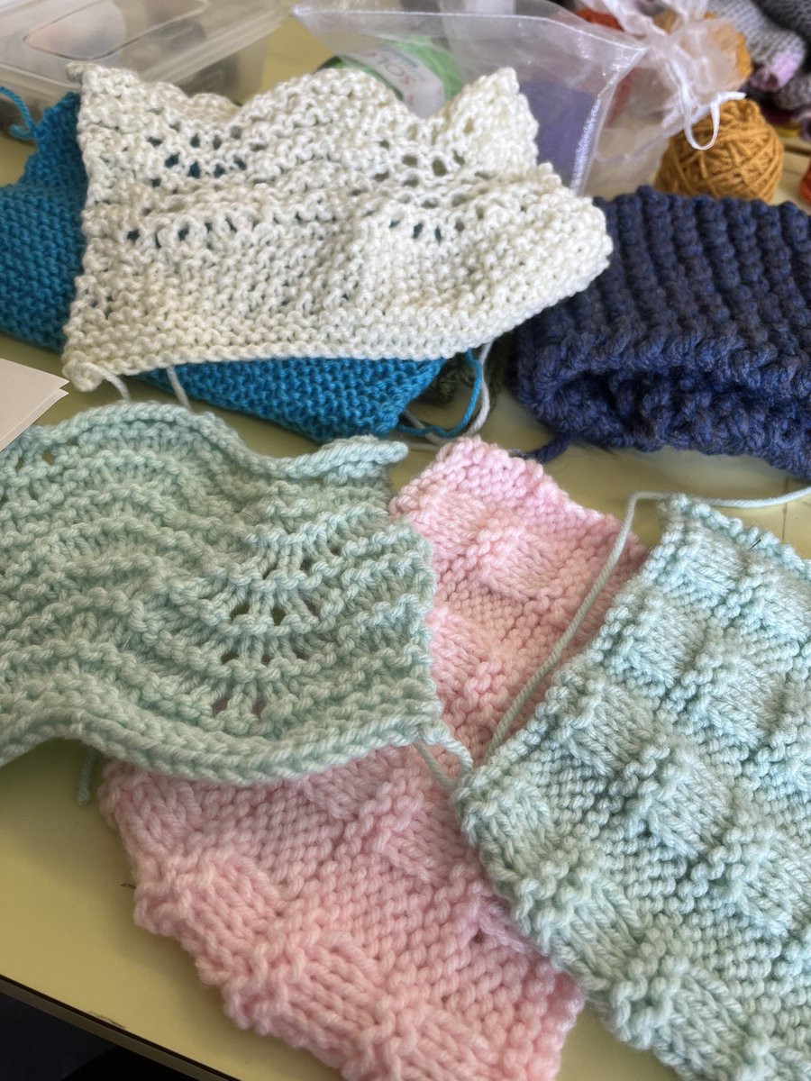 LenyaZ's tweet photo. Knitting update: I made everything you see in this picture. I’ve gone full nerd on knitting. #twomonthslater #knitting #communitycreates #beginnerknitter #crafty https://t.co/Zq0rp1TN78